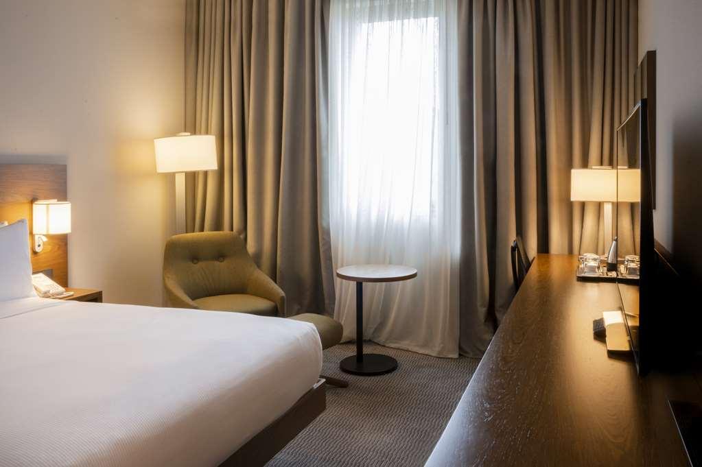 Hilton Garden Inn Tbilisi Chavchavadze Pokój zdjęcie